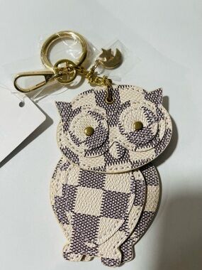 Checkerboard Owl Key & Bag Charm in Beige and Dark Brown